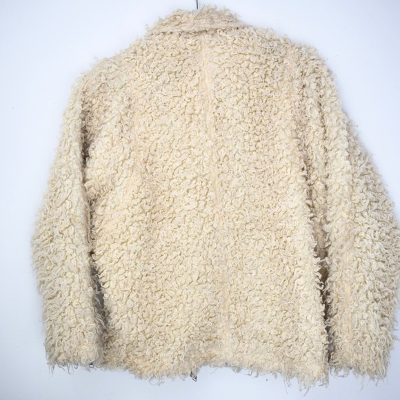 UNIF Cream Fuzzy Jacket - Picture 6 of 8